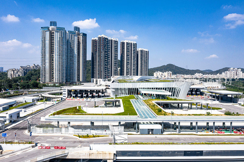 香港莲塘港/香园围边境管制站的无人机影像